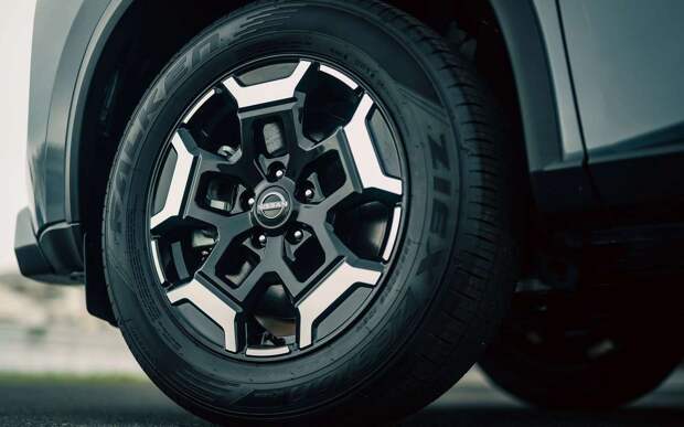 Этот «японец» из параллельного импорта стоит в России намного дешевле «китайцев»