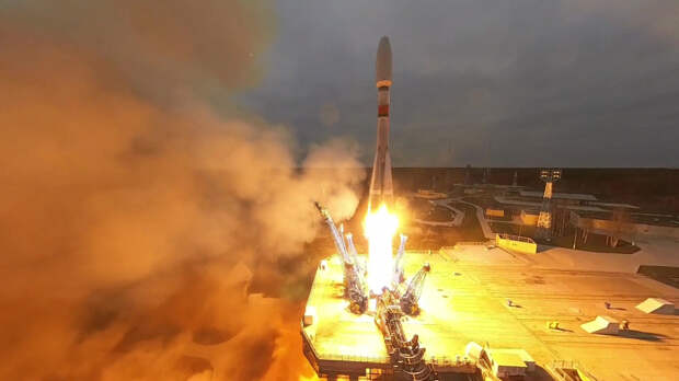 С космодрома Плесецк запустили ракету «Союз 2.1б» с военными спутниками