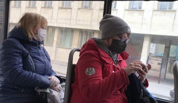Вирусолог рассказал, в каких случаях можно дважды использовать медицинскую маску