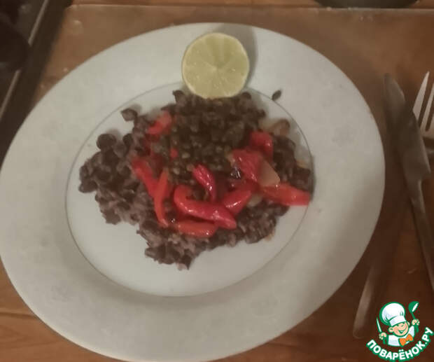 Запечённые перцы, фасоль и каперсы