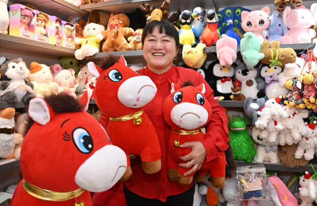 Бракованный коник Кукума неожиданно стал новым трендом китайских игрушек