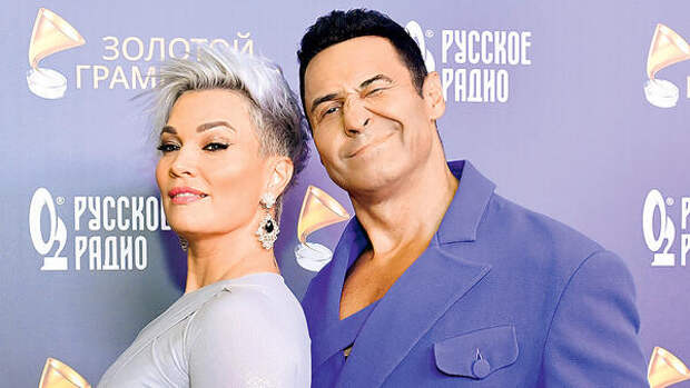 Костюшкин подарил жене машину