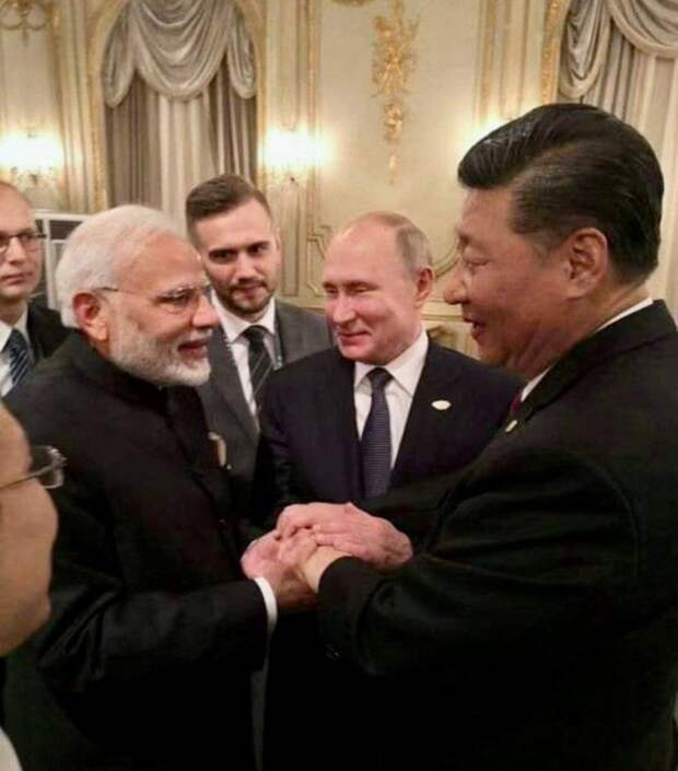 Маленький Запад и большой ШОС