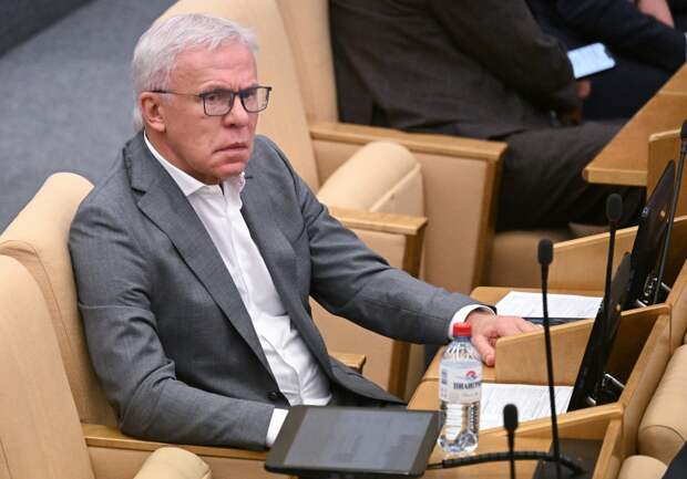 Фетисов оценил драку россиянина Бобровского с другим вратарем в матче НХЛ