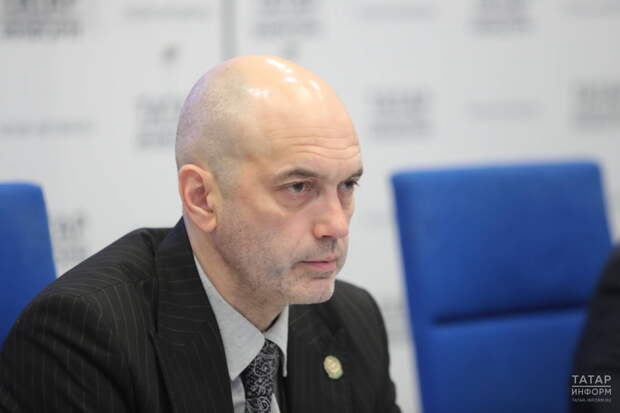 Азат Кадыров предложил ввести меры поддержки для тренеров, которые работают во дворах