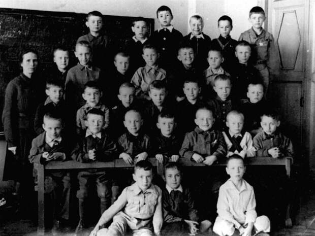 1946. 2«б» класс школы №73 Щербаковского района г.Москвы.jpg 1946. 2«б» класс школы №73 Щербаковского района г.Москвы.jpg