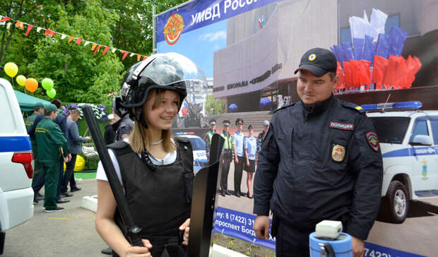 «Парад профессий» в Белгороде собрал больше 3000 школьников: фоторепортаж