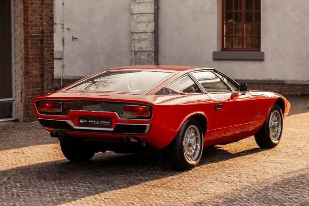 Африканский ураган Maserati Khamsin с тремя вариантами задней части