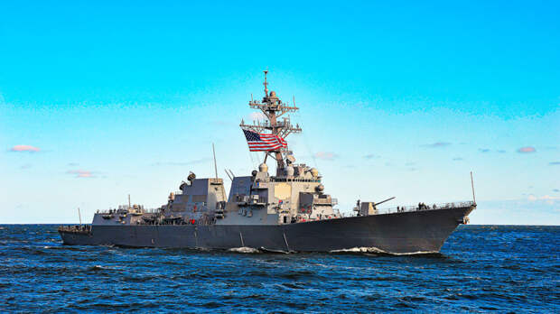 Американские ВМС стянули 14 кораблей к Ормузскому проливу