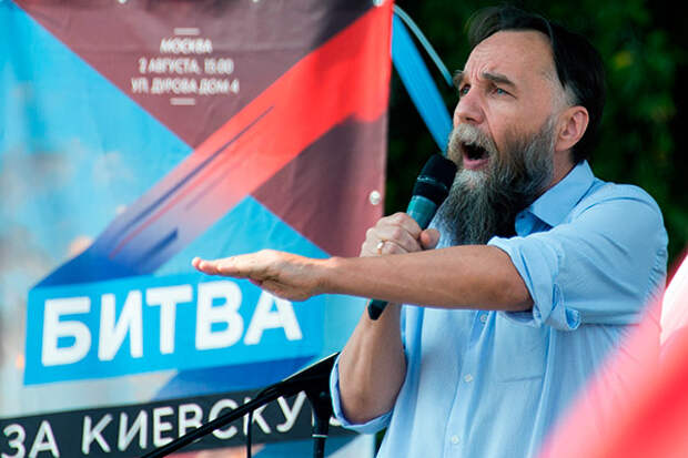 Александр Дугин выступает на митинге в Москве в поддержку Донбасса. Фото: Александр Вильф / РИА Новости