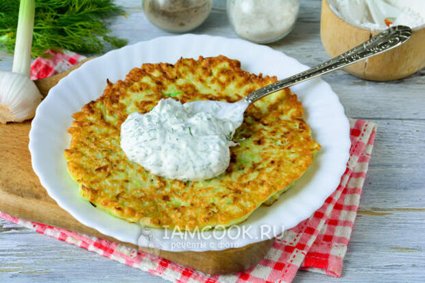 Летом на ужин едим простой несладкий торт из свежих овощей (очень вкусно)