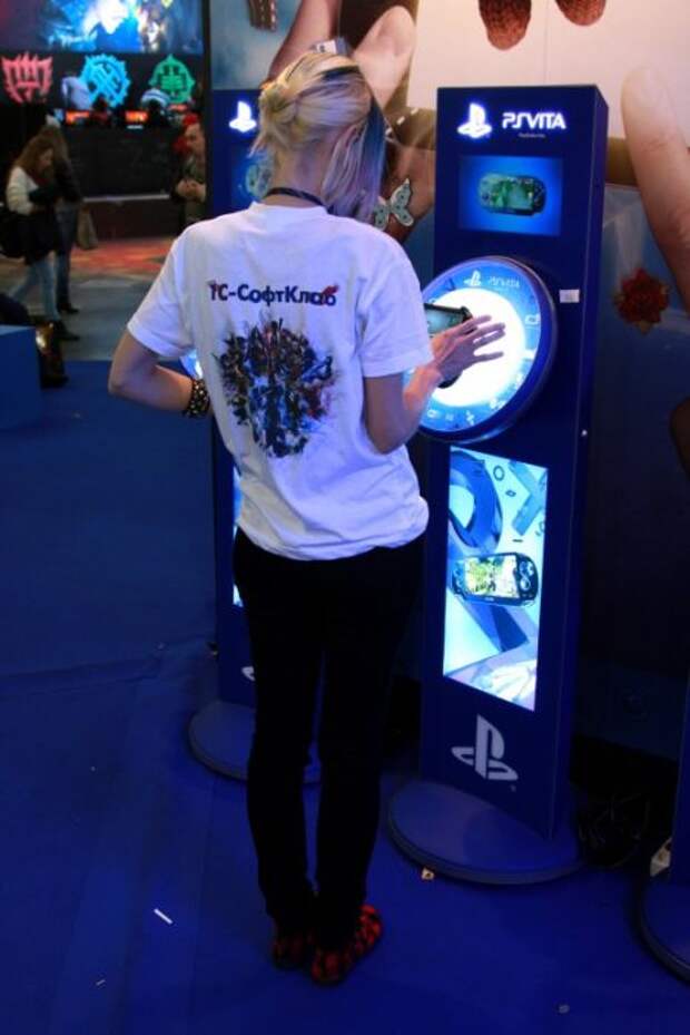 Симпатичные девушки с выставки ИгроМир