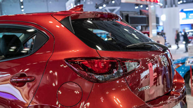 Хэтчбек Toyota Yaris 2020 года выпуска для Америки это в основном хэтчбек Mazda2 , в отличие от техно-красавца для Европы.