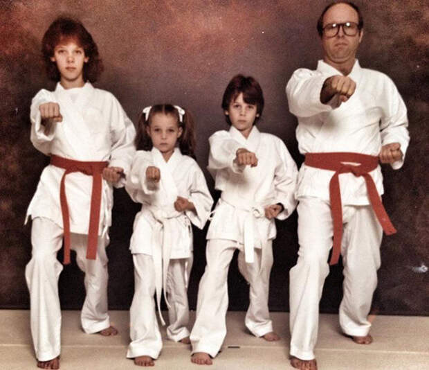 Забавные и нелепые семейные фотографии 1980-х годов