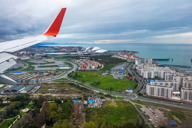 Росавиация: временные ограничения ввели в аэропортах Сочи и Геленджика