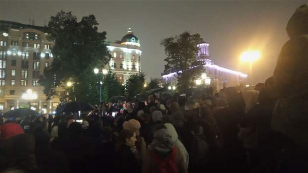 Небезопасно и бесполезно: как прошел митинг оппозиции в Москве по итогам выборов