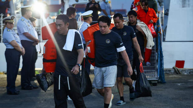 AP: 15 человек погибли при крушении парома у Филиппин