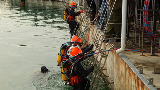 Водолазы ЧФ уничтожили бомбу времён войны под Новороссийском