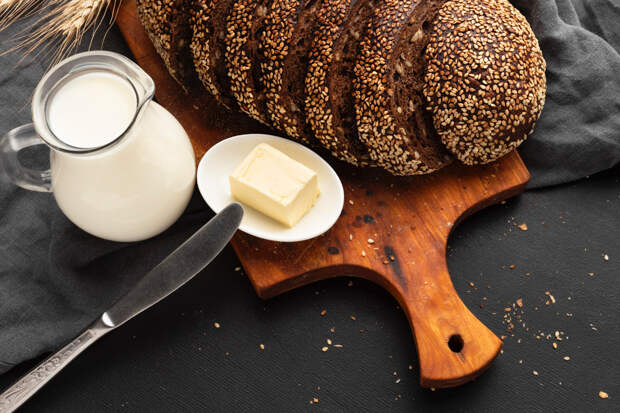 Почему магазинное масло пахнет вкусно, а деревенское - будто его кто-то полоскал со скисшим бельем?