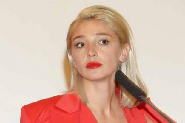 «Какие вершины холмов!»: Ивлеева засветила грудь во время отдыха с Элджеем на Мальдивах