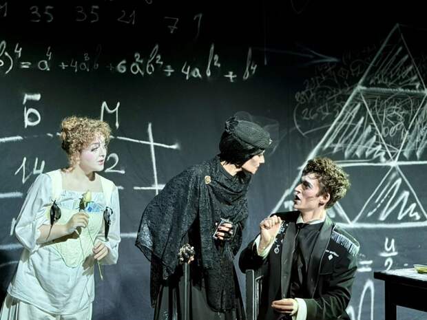 Смелую версию классики Пушкина представили на театральной сцене во Владивостоке