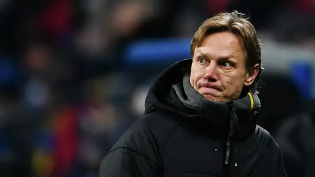 Кавазашвили — о возможном уходе Карпина: профессионалы коней на переправе не меняют