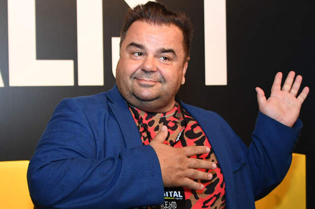 Актер Сергей Рост: Артур Ваха тащил Галустяну чемодан с российской водой на съемки в Индию