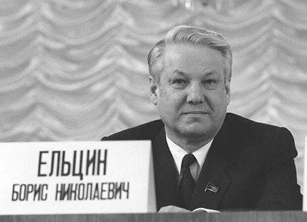 «Коронный номер»: кому досталось ложкой по голове от президента Ельцина