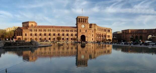 5. Дом правительства в Ереване (Армения) дом правительства, разные страны мира, фото, чиновники