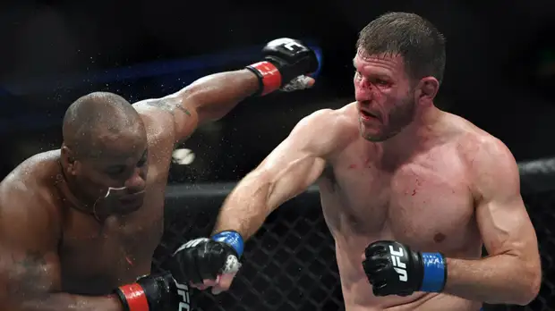 Победа Миочича над Кормье и возвращение Диаса: как в Анахайме прошёл турнир UFC 241