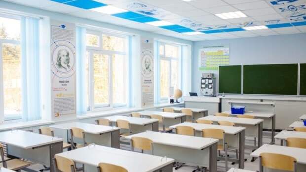 Заслуженный учитель России поддержал инициативу о снижении числа проверочных работ в школах