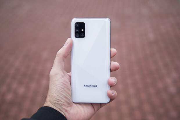 Весомый повод покупать Samsung Galaxy. Xiaomi теперь нервно курят в сторонке