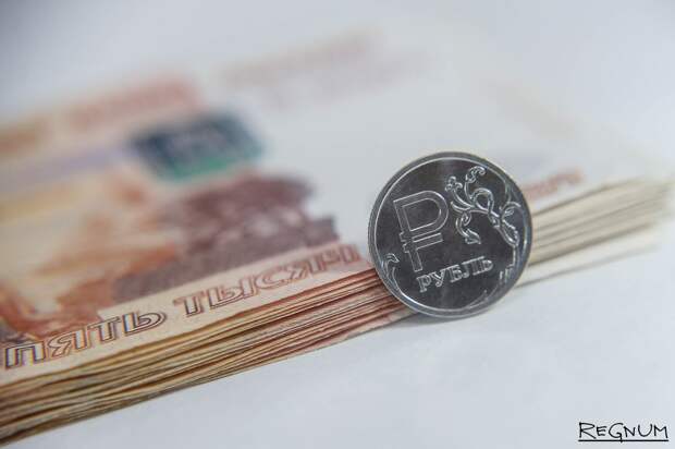 Минтруд: для иностранцев в России доступны зарплаты в 380 тыс. рублей