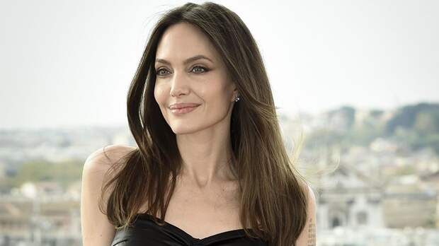 NYT: Анджелина Джоли обвинила Брэда Питта в домашнем насилии