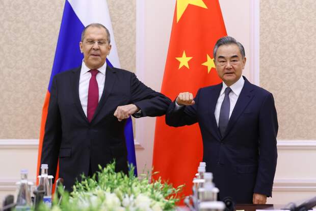 Лавров прибыл в Китай с официальным визитом