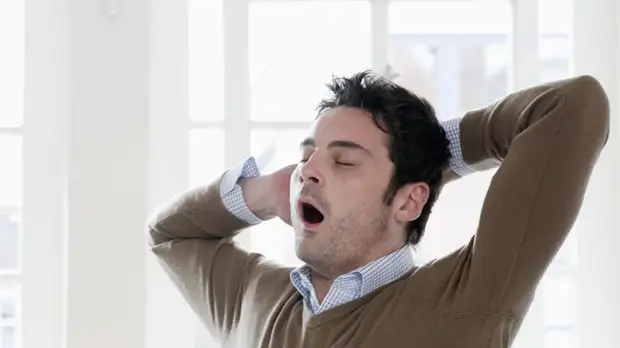 Сомнолог Полуэктов назвал возможную причину осенней сонливости