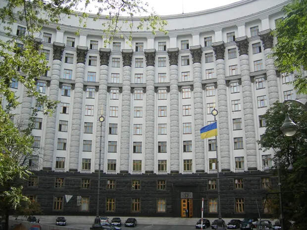 Минфин Украины: Стране ежемесячно нужно до 3 млрд долларов западной помощи