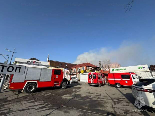 Вещевой рынок горит во Владивостоке