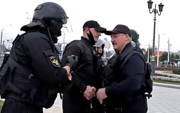 Чехи рассмотрели в Лукашенко «Гитлера в берлинском бункере» Чехи рассмотрели в Лукашенко «Гитлера в берлинском бункере»
