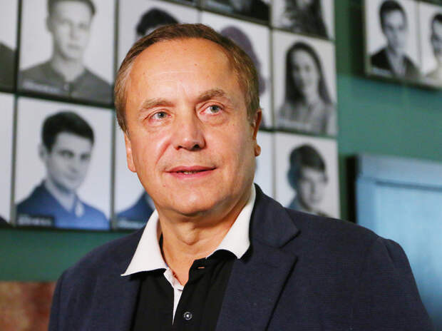 Классика против гаджетов: Андрей Соколов поставил в Туле «Тартюфа»