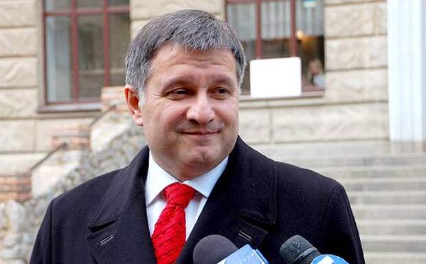 Что стоит за отставкой Авакова: почуял, что запахло жареным Что стоит за отставкой Авакова: почуял, что запахло жареным