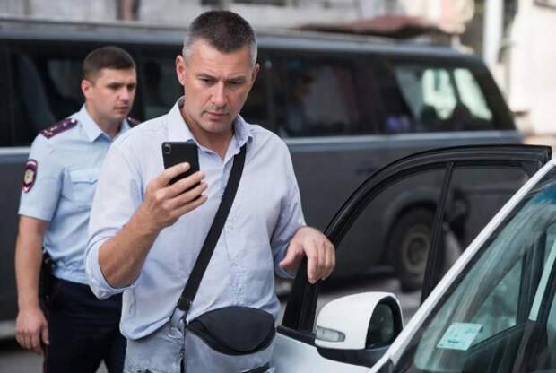 В свердловской Госавтоинспекции опровергли фейк о проверке телефонов у водителей