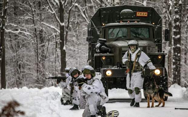 Зачем маскировать грузовик под автобус — загадка особого Урала