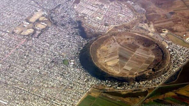 Мехико построили на глине, которая выпала во время катаклизма в историческое время?