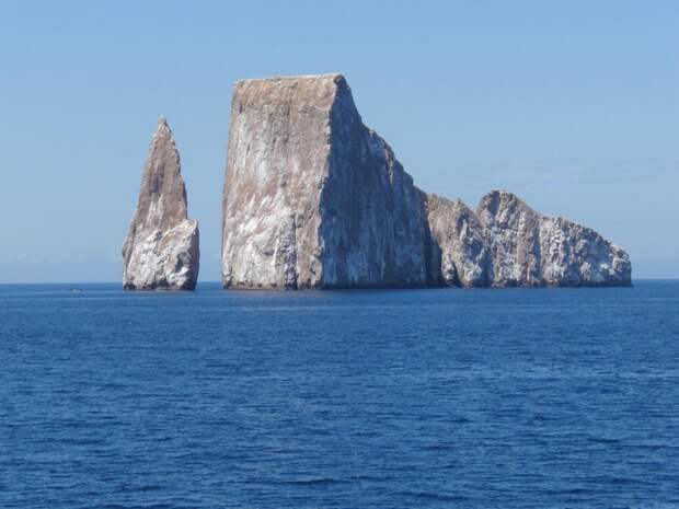 rocks11 Самые красивые и необычные морские скалы