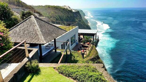 Гражданам РФ грозят уголовные дела на Бали за создание пирамид с недвижимостью