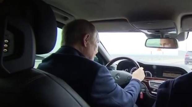 Странность во время проезда Путина по Крымскому мосту озадачила журналистов