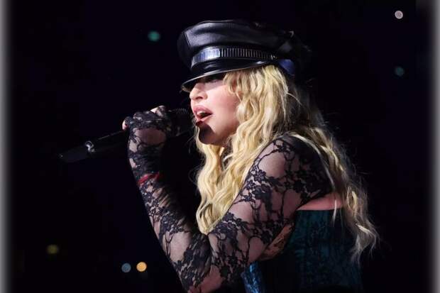 Поклонник Мадонны обратился в суд с иском против певицы