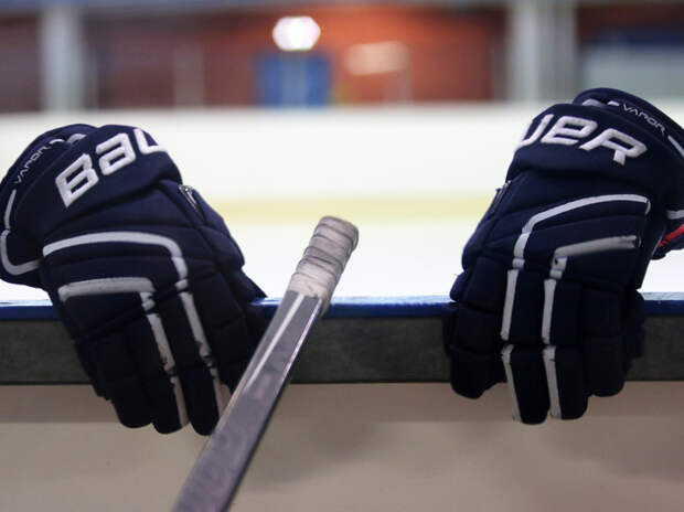 Нападающего «Салавата» дисквалифицировали на матч плей‑офф за жест в адрес судьи