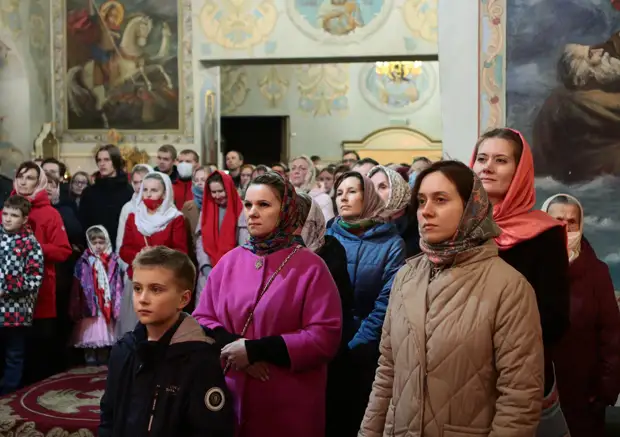 Православные северяне празднуют светлый праздник Пасхи